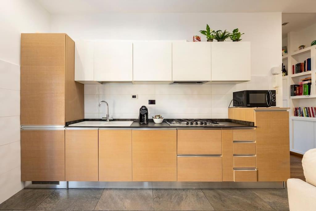 Stylish Apartment Rome Air Conditionig Wifi Tv 50 Metro 4 Minutes Away מראה חיצוני תמונה