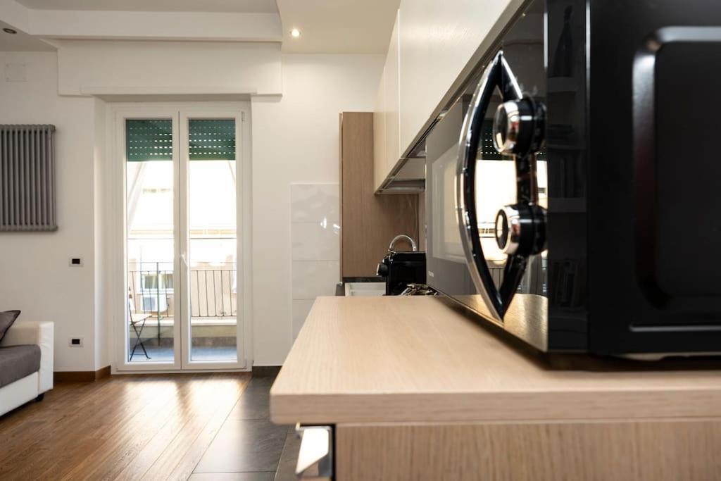 Stylish Apartment Rome Air Conditionig Wifi Tv 50 Metro 4 Minutes Away מראה חיצוני תמונה